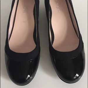 Taryn Rose Black patent leather 8.m MSRP 225